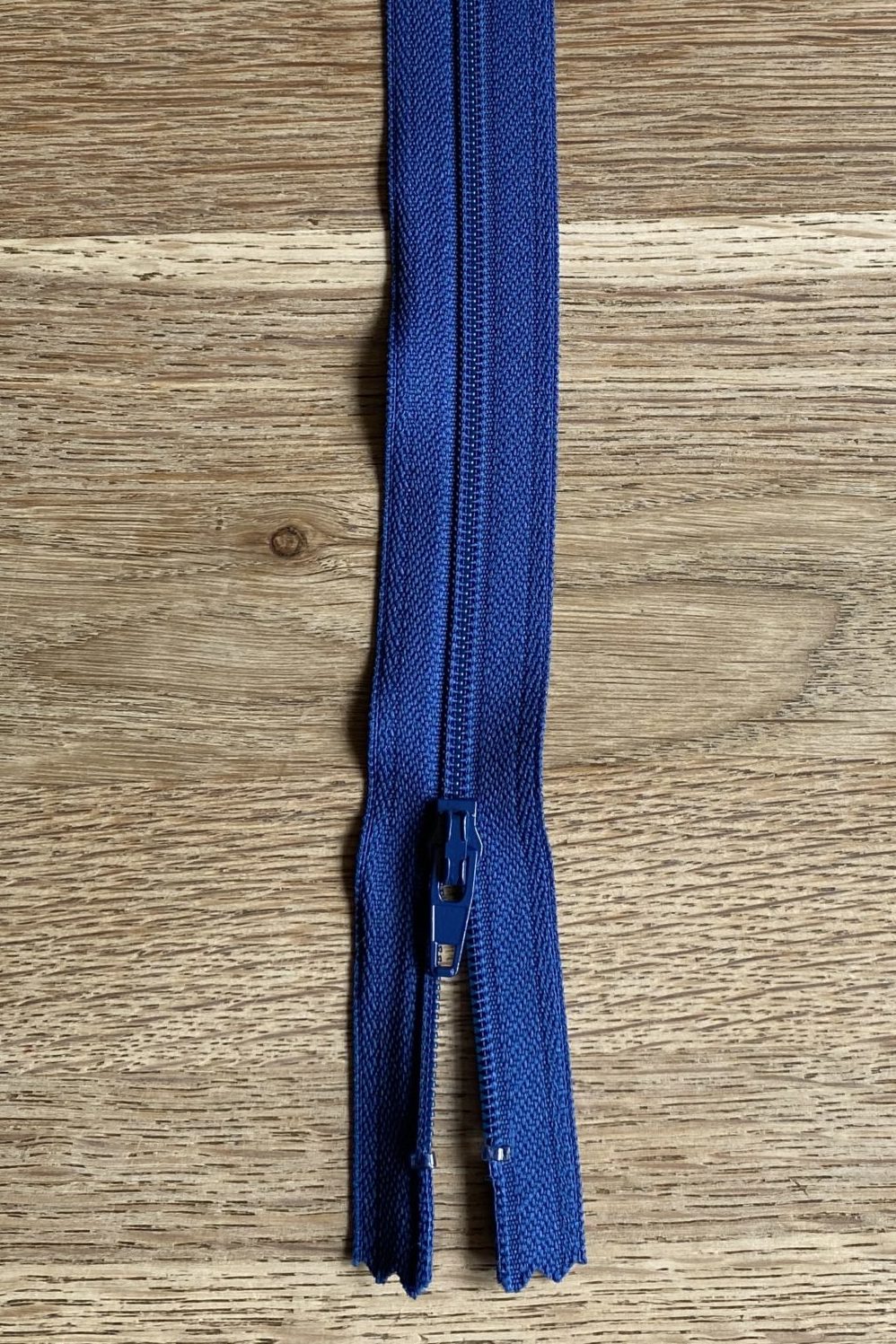 French Navy 20cm/8" YKK standard zip Colour number 558