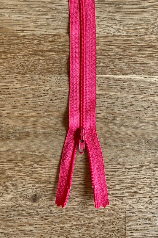 Fuchsia Hot Pink 20cm/8" YKK standard zip Colour number 516